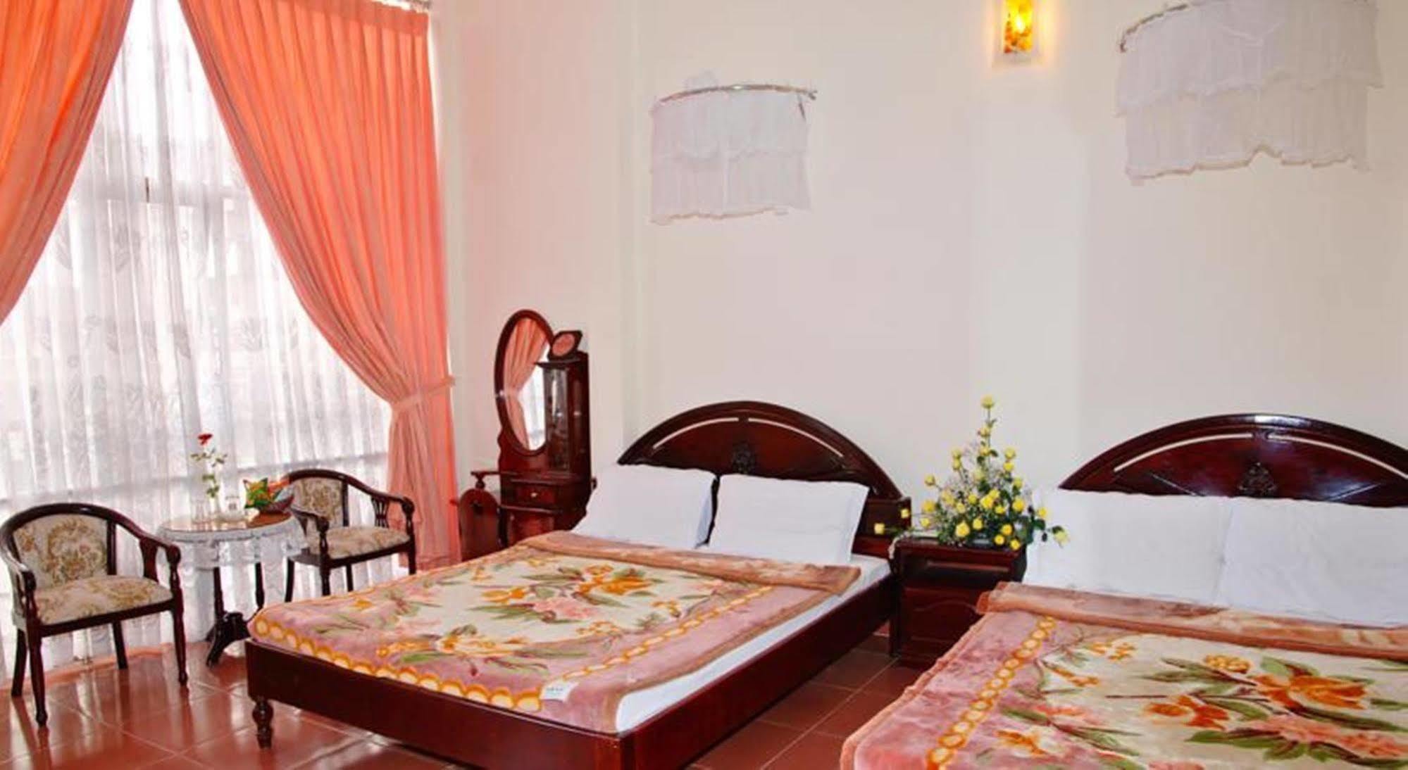 Duy Phuong Hotel Da Lat Exterior photo