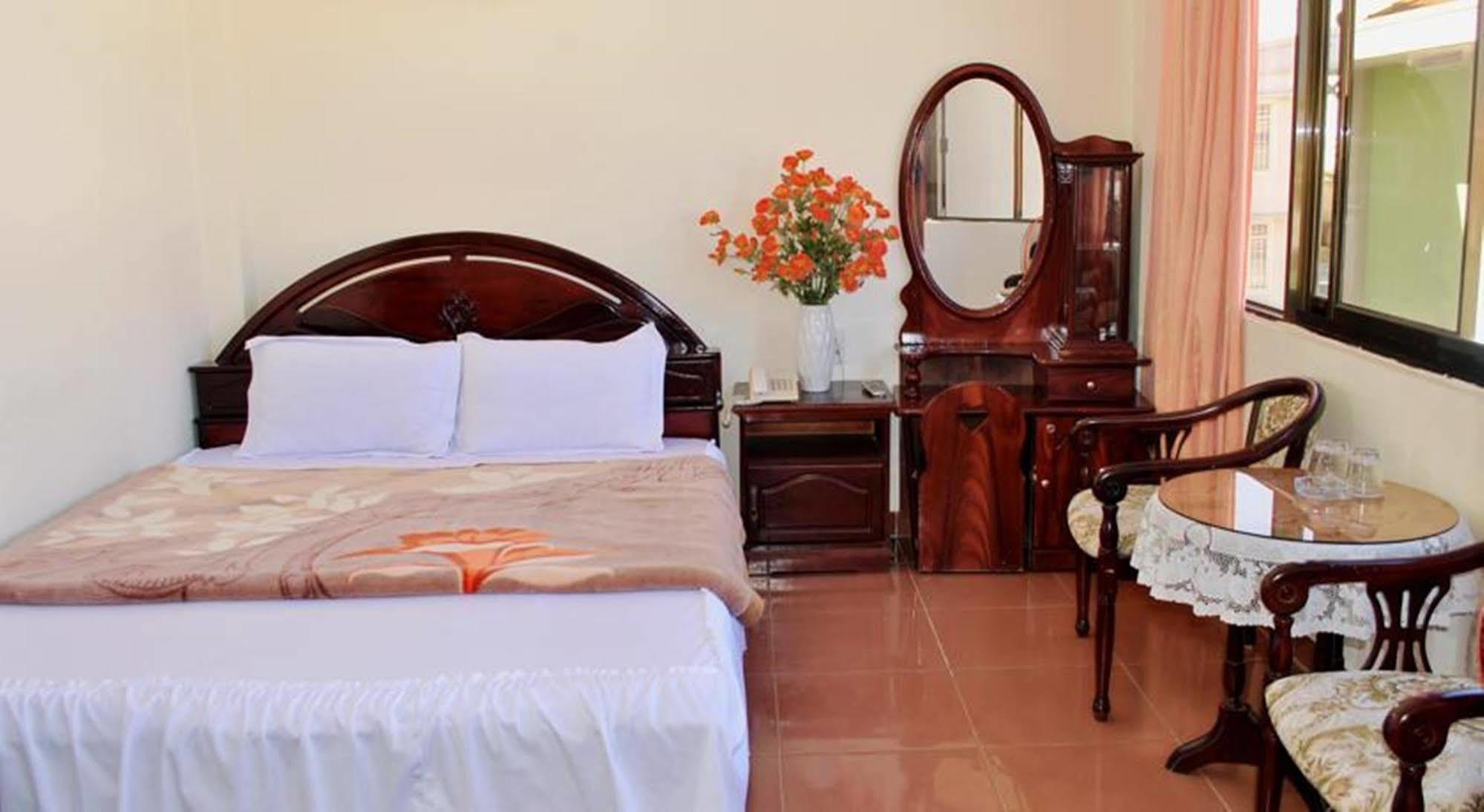 Duy Phuong Hotel Da Lat Exterior photo